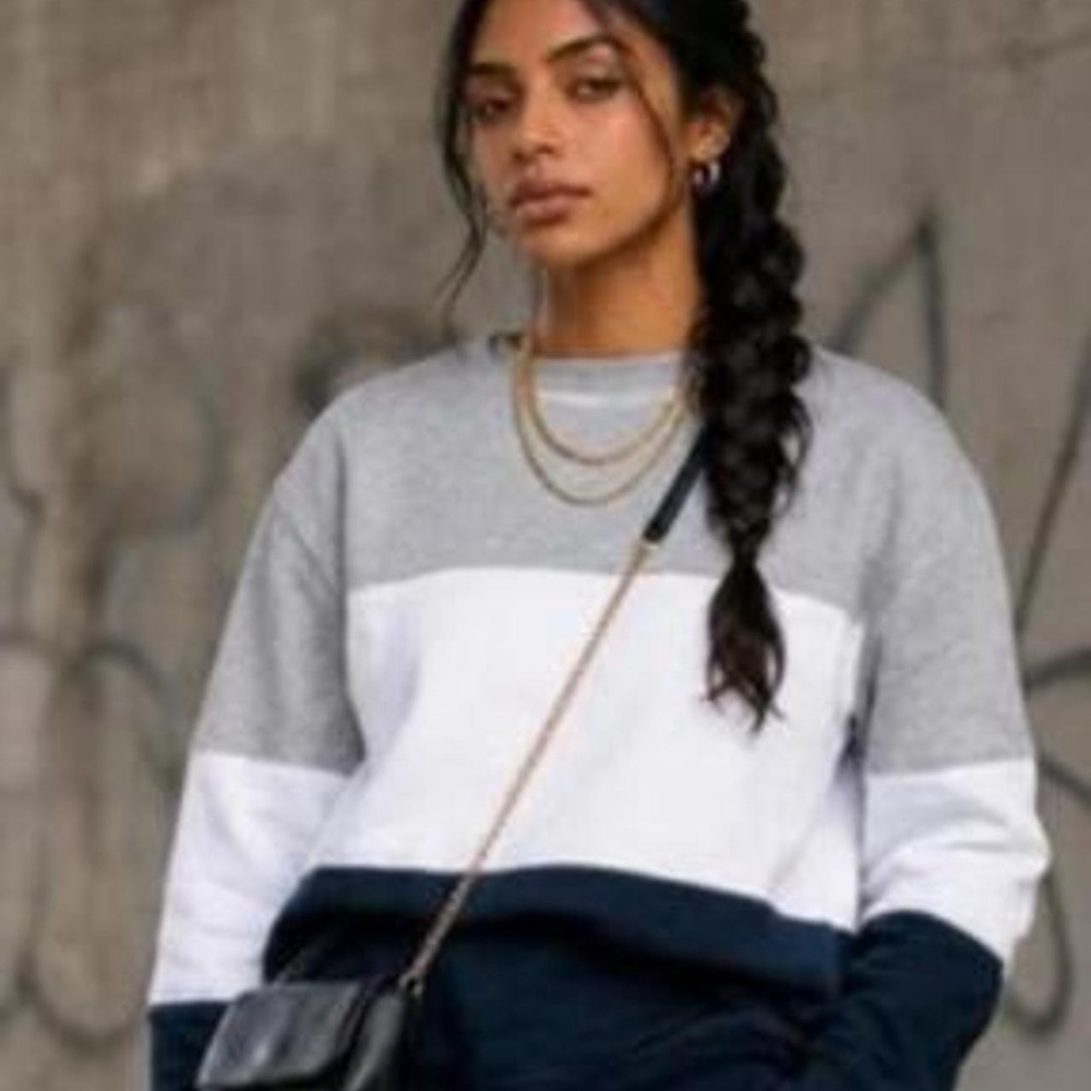 Ocean Drive white and navy blue color block sweatshirt in a L colorblock